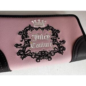 JUICY COUTURE Heritage Zip Around Wallet Dusty Blush Brown Charm 8X4 New